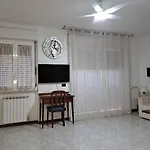 - Terrazzo Vivibile Vista Mare, Wi-fi E Box Gratuiti Apartman *