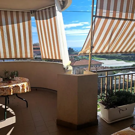 - Terrazzo Vivibile Vista Mare, Wi-fi E Box Gratuiti Appartement Vallecrosia