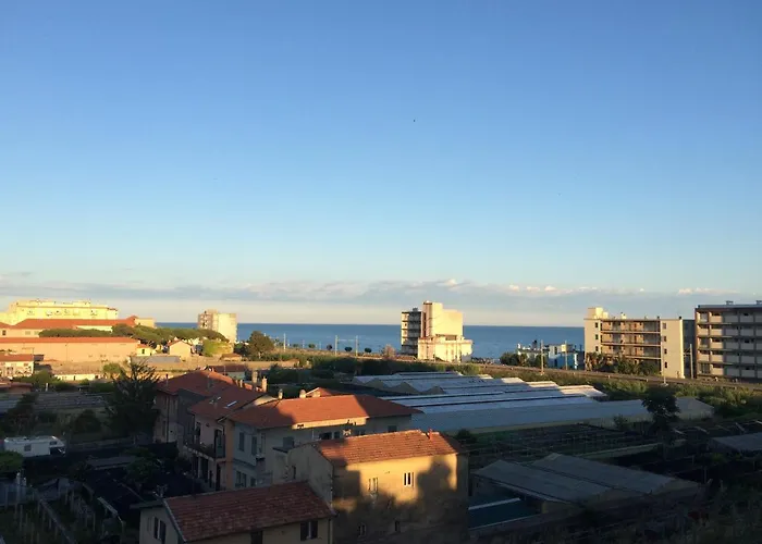 - Terrazzo Vivibile Vista Mare, Wi-fi E Box Gratuiti Appartement Vallecrosia