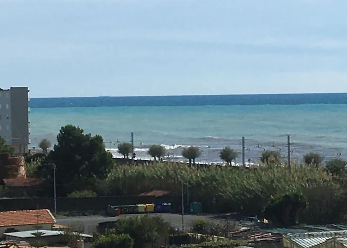 Apartamento - Terrazzo Vivibile Vista Mare, Wi-fi E Box Gratuiti Vallecrosia